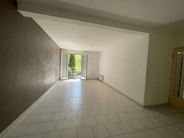 Appartement  T3 100m2  avec cave et stationnement