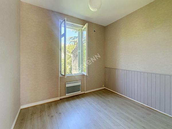 Appartement 2 pièces à vendre à Poitiers - Dans Charmant immeuble ancien entre centre ville et faculté quartier Pont neuf