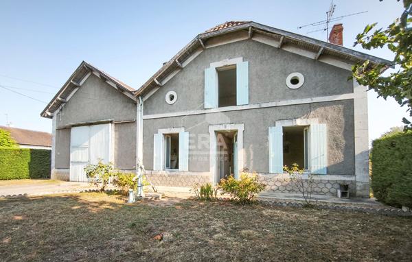 Maison à rénover avec grands volumes et dépendances ? Fort potentiel