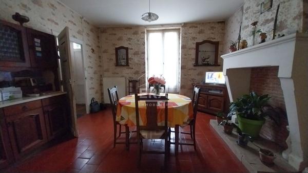 Maison à rénover avec grands volumes et dépendances ? Fort potentiel