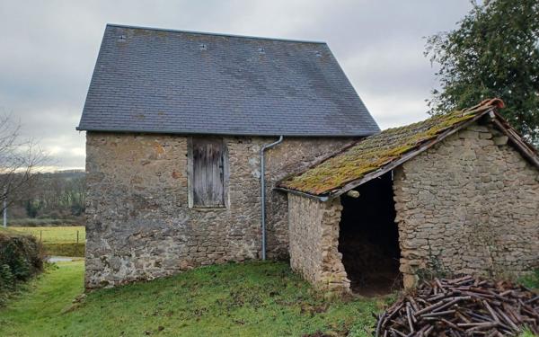 Maison à vendre    2 pièces •  Azerables