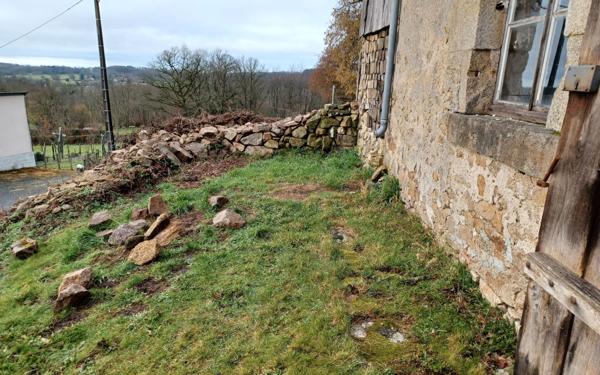 Maison à vendre    2 pièces •  Azerables