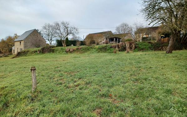 Maison à vendre    2 pièces •  Azerables