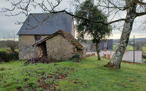 Maison à vendre    2 pièces •  Azerables