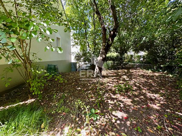 Maison Tours Montjoyeux 5 pièce(s) avec jardin et garage