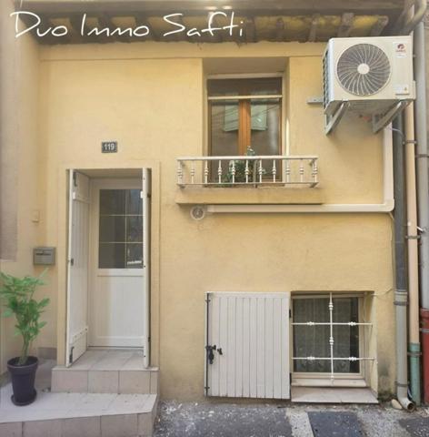 T2 meublé et équipé dans petite copropriété sans syndic et sans charge.