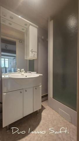 T2 meublé et équipé dans petite copropriété sans syndic et sans charge.