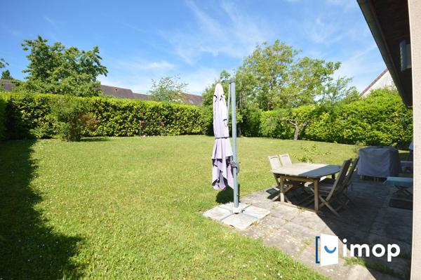 À Talant, maison familiale 7 pièces avec jardin et double garage, proche commodités