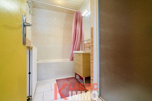 Maison 4 chambres avec un extérieur et garage 10 m²