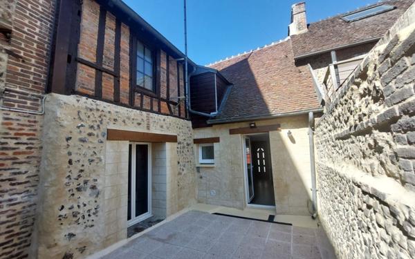 Maison à vendre    5 pièces • 90,99 m2 Rugles