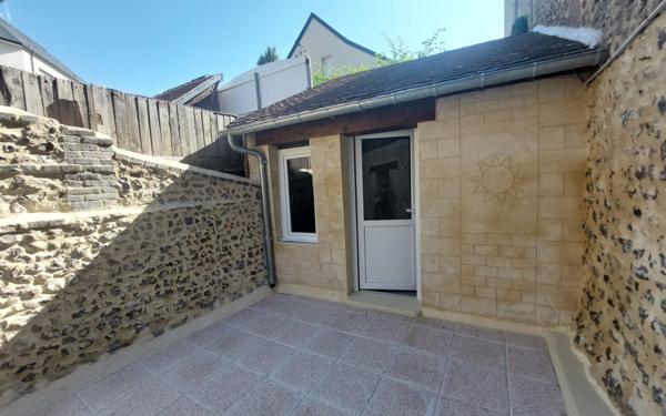 Maison à vendre    5 pièces • 90,99 m2 Rugles