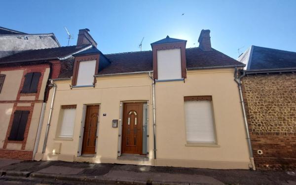 Maison à vendre    5 pièces • 90,99 m2 Rugles