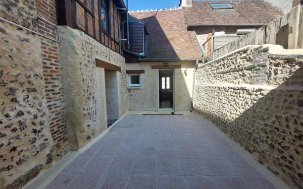 Maison à vendre    5 pièces • 90,99 m2 Rugles