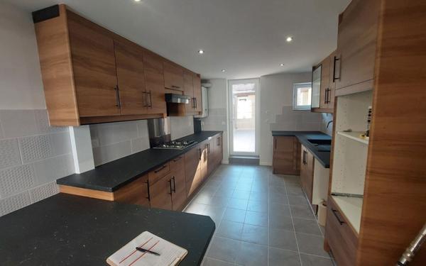 Maison à vendre    5 pièces • 90,99 m2 Rugles