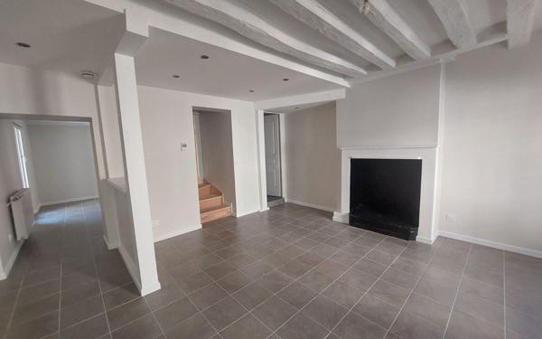 Maison à vendre    5 pièces • 90,99 m2 Rugles