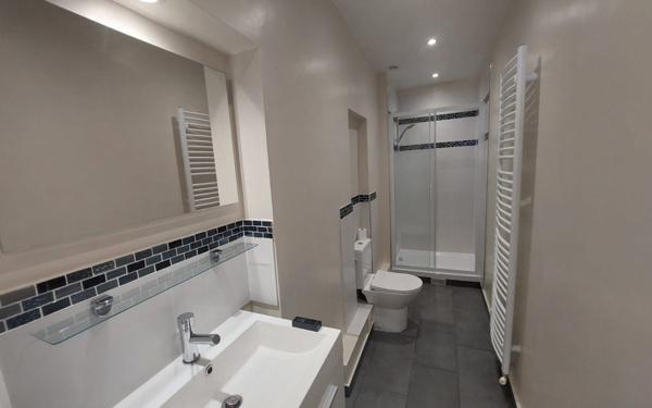 Maison à vendre    5 pièces • 90,99 m2 Rugles