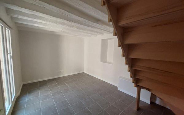 Maison à vendre    5 pièces • 90,99 m2 Rugles