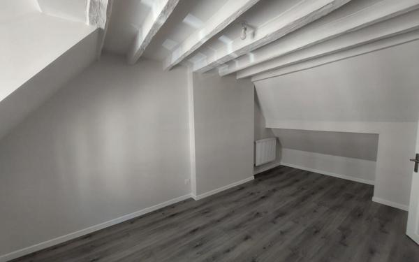 Maison à vendre    5 pièces • 90,99 m2 Rugles