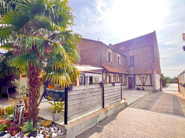 Maison 205m2 4 ch combles aménagés carport jardin terrasse