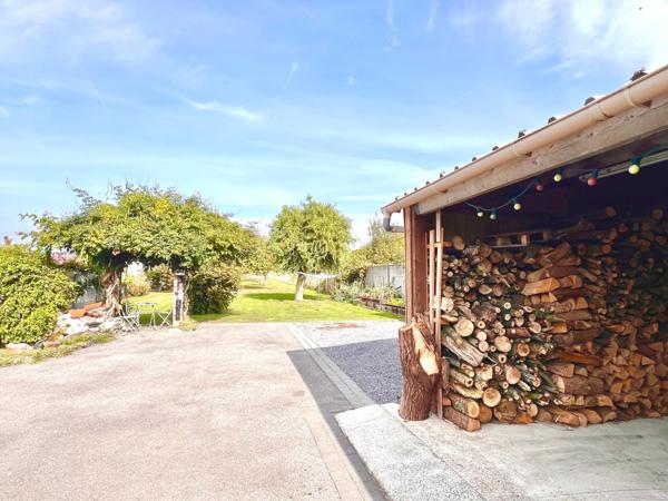 Maison 205m2 4 ch combles aménagés carport jardin terrasse