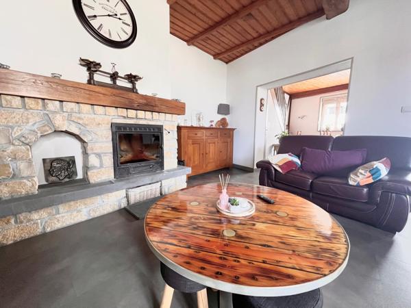 Maison 205m2 4 ch combles aménagés carport jardin terrasse