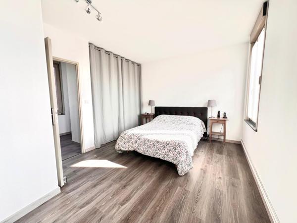 Maison 205m2 4 ch combles aménagés carport jardin terrasse