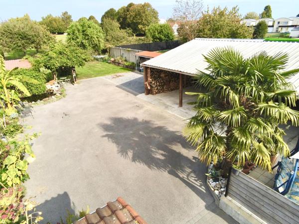 Maison 205m2 4 ch combles aménagés carport jardin terrasse