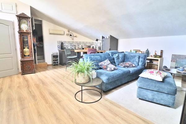 Brignoles: immeuble: restaurant et appartement