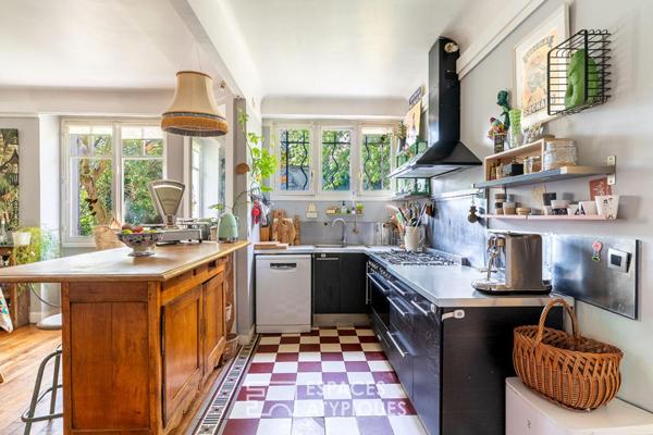 La maison historique en plein centre ville avec jardin