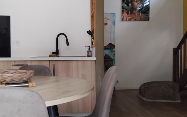 Maison à vendre    9 pièces • 272 m2 Sainte-Rose