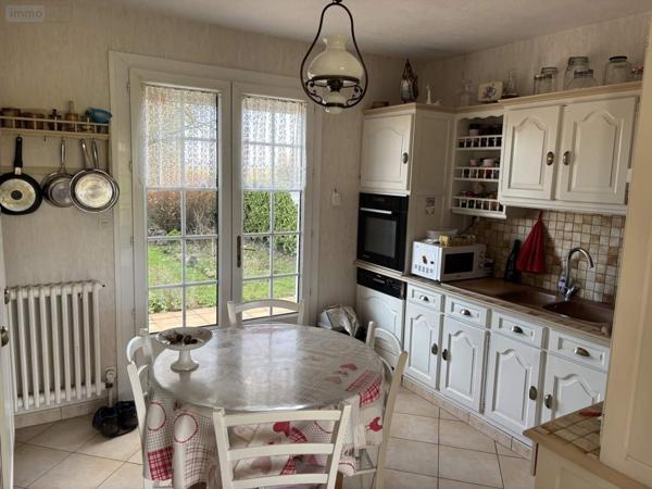 Maison à vendre à Saint-Calais dans la Sarthe (72120), ref : 101/1960