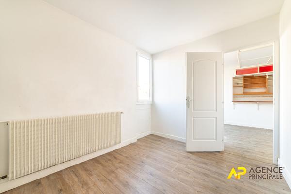 Appartement La Garenne Colombes 2 pièces35 m2 232 000 € ** - Référence 505CL