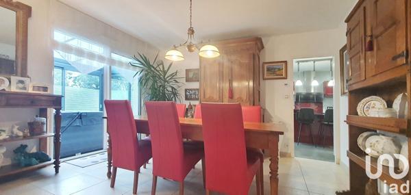 Maison traditionnelle 7 pièces de 214 m² à Moëlan-sur-Mer (29350)