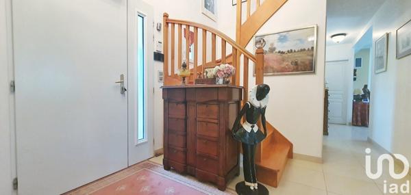 Maison traditionnelle 7 pièces de 214 m² à Moëlan-sur-Mer (29350)