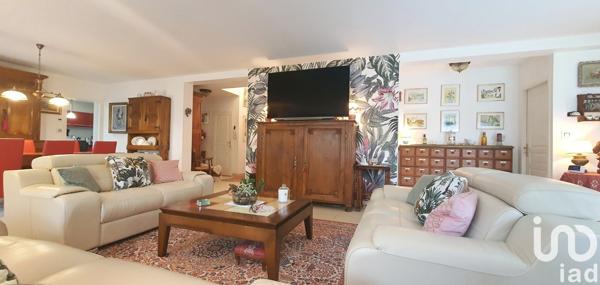 Maison traditionnelle 7 pièces de 214 m² à Moëlan-sur-Mer (29350)