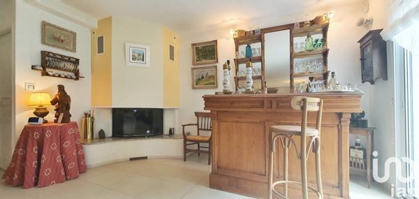 Maison traditionnelle 7 pièces de 214 m² à Moëlan-sur-Mer (29350)