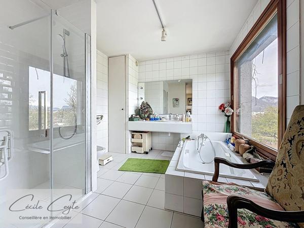 Seyssins Maison familiale avec grand terrain et accès direct aux espaces naturels