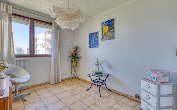 Appartement à vendre    5 pièces • 90 m2 Saint-Priest