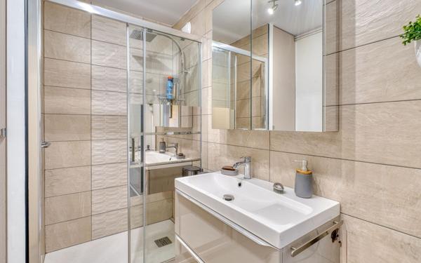 Appartement à vendre    5 pièces • 90 m2 Saint-Priest