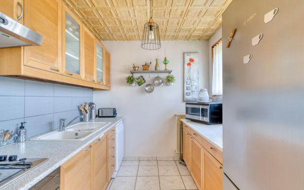 Appartement à vendre    5 pièces • 90 m2 Saint-Priest