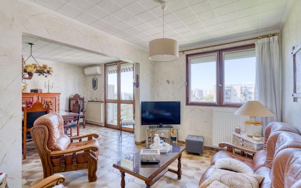 Appartement à vendre    5 pièces • 90 m2 Saint-Priest