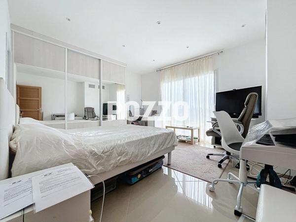 Maison La Barre De Semilly 6 pièce(s) 260 m2 LA BARRE DE SEMILLY
