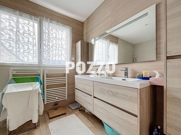 Maison La Barre De Semilly 6 pièce(s) 260 m2 LA BARRE DE SEMILLY