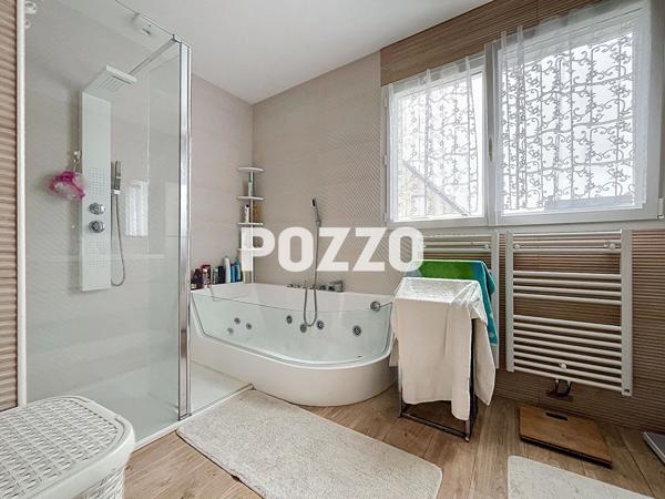 Maison La Barre De Semilly 6 pièce(s) 260 m2 LA BARRE DE SEMILLY