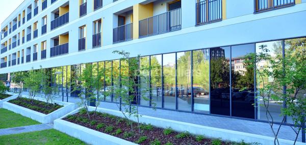 Location Local commercial143,5 m² - 1 Pièce - SAINT GENIS POUILLY (1630)