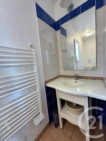 Appartement T3 à vendre  3 pièces - 40,75 m 2   SIX FOURS LES PLAGES  - 83