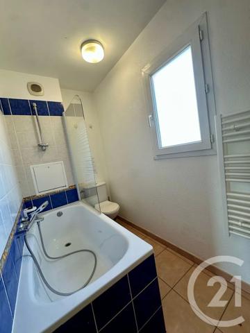 Appartement T3 à vendre  3 pièces - 40,75 m 2   SIX FOURS LES PLAGES  - 83