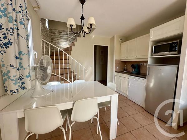 Appartement T3 à vendre  3 pièces - 40,75 m 2   SIX FOURS LES PLAGES  - 83