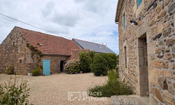 Domaine en pierre de pays entre terre et mer avec gîtes