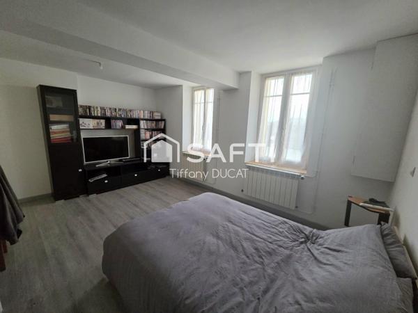 Maison de plain-pied, trois chambres, dépendances, 6161m2 de terrain.